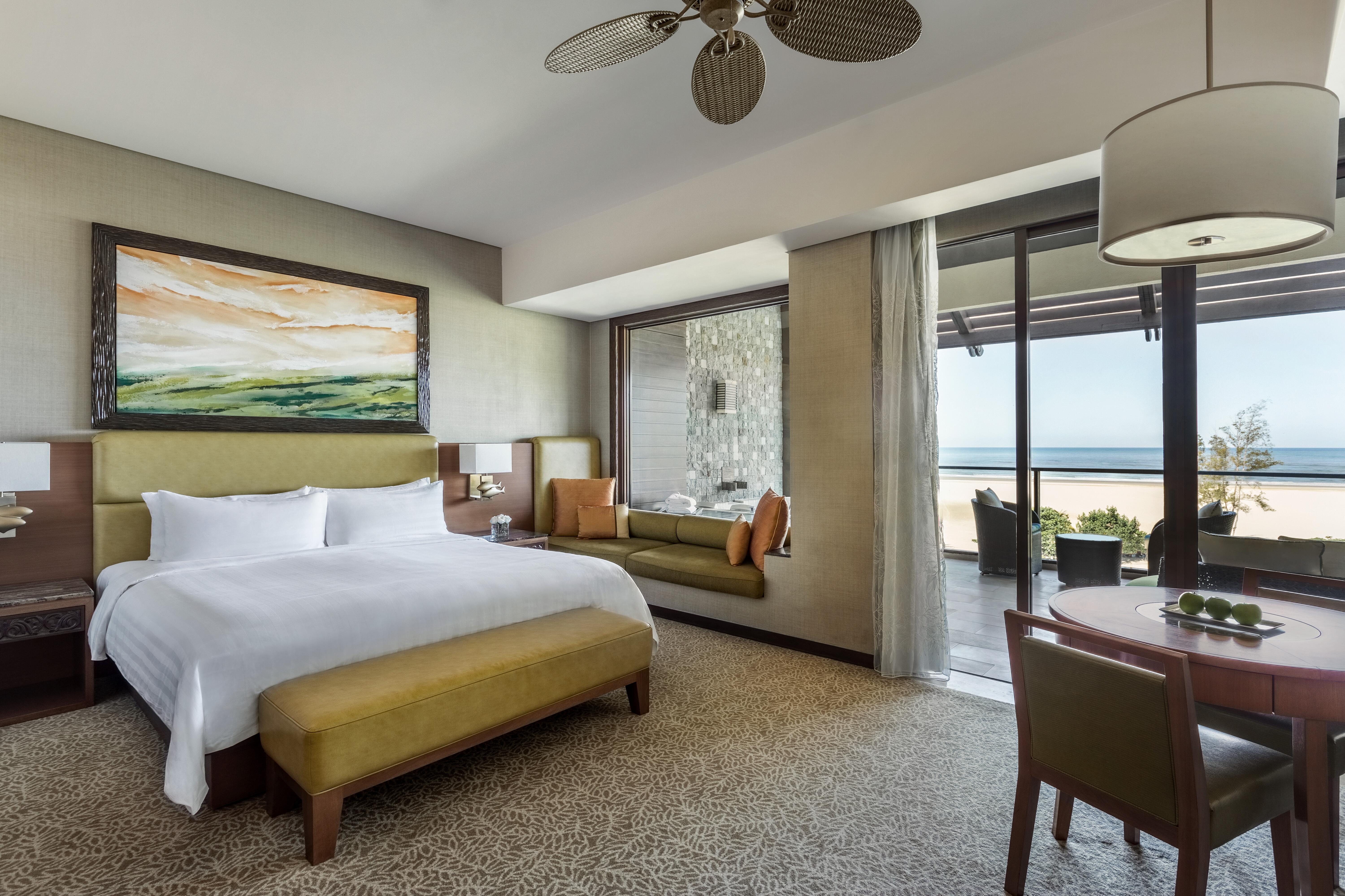 Shangri-La Rasa Ria, Kota Kinabalu Exteriér fotografie A guest room at the hotel
