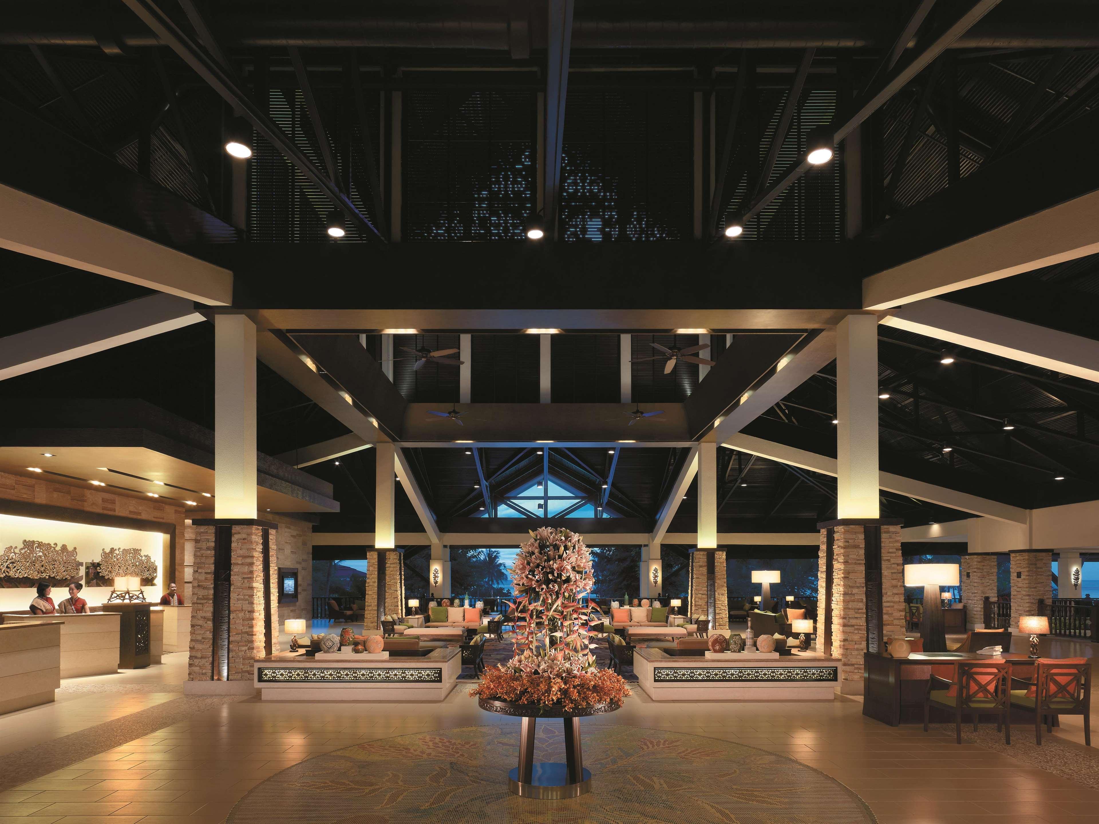 Shangri-La Rasa Ria, Kota Kinabalu Exteriér fotografie The lobby of the hotel