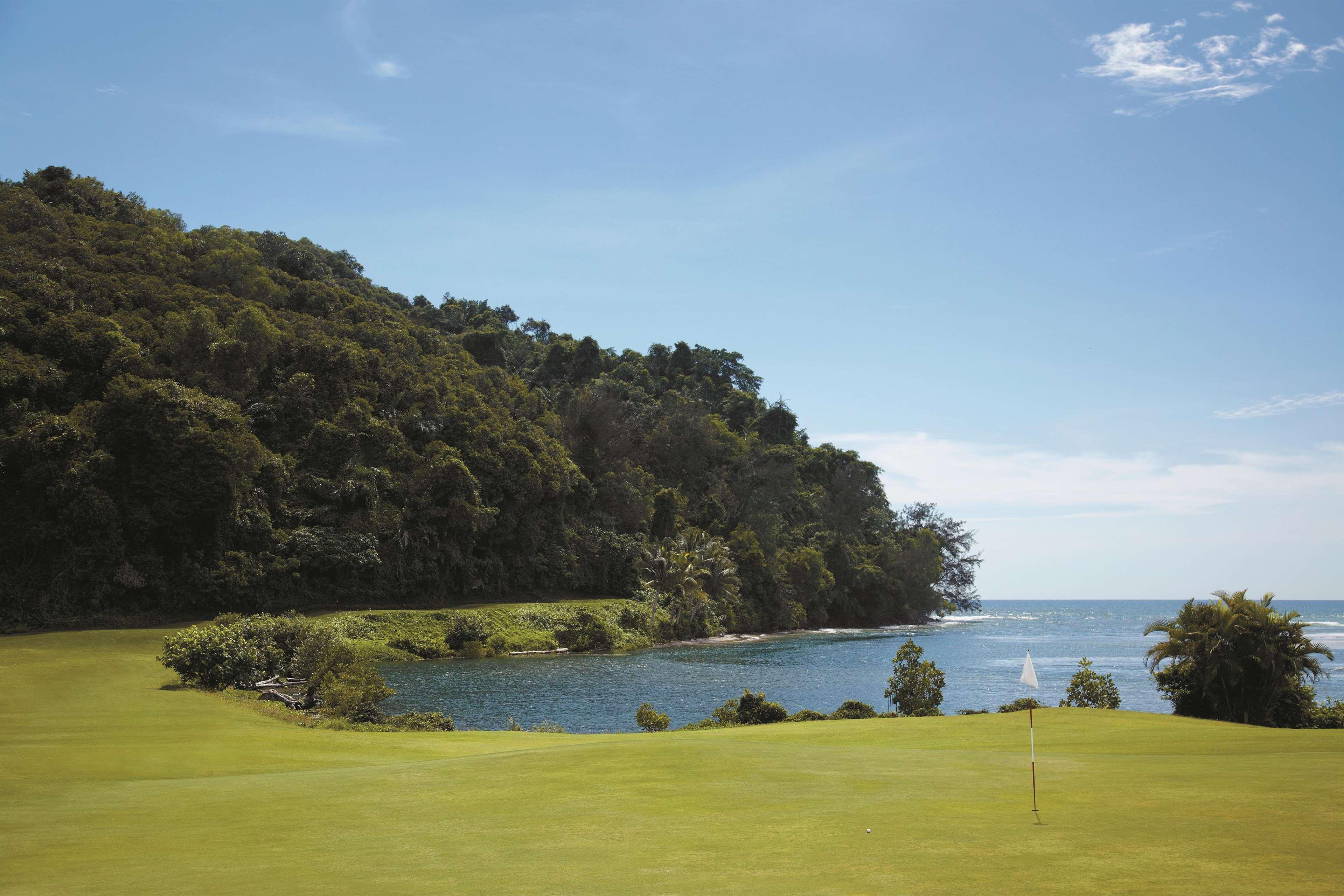 Shangri-La Rasa Ria, Kota Kinabalu Exteriér fotografie Golf course at the Bayview Hotel