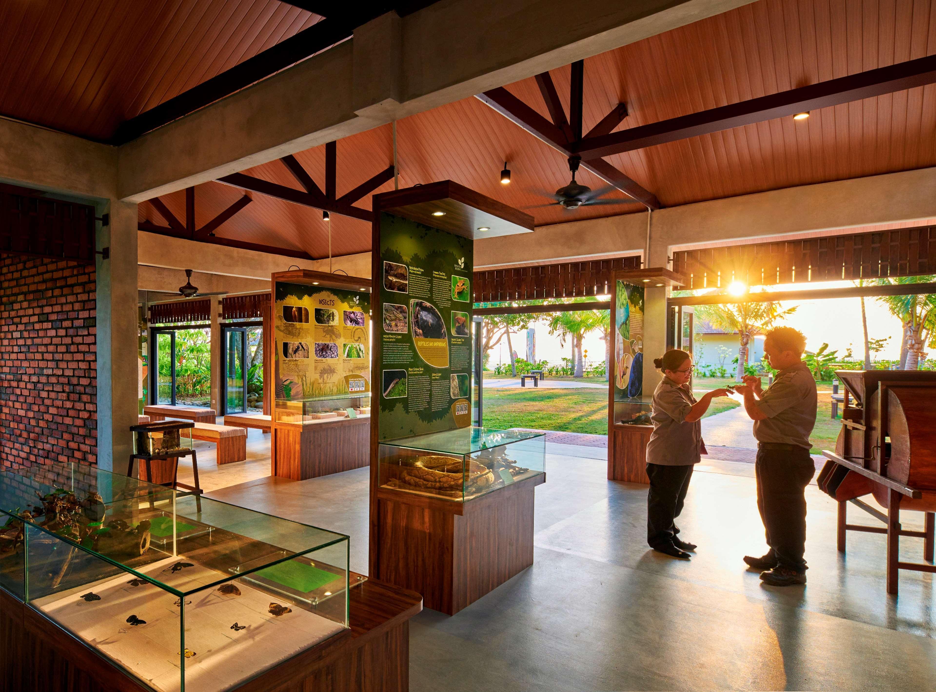 Shangri-La Rasa Ria, Kota Kinabalu Exteriér fotografie The interior of the Visitor Centre