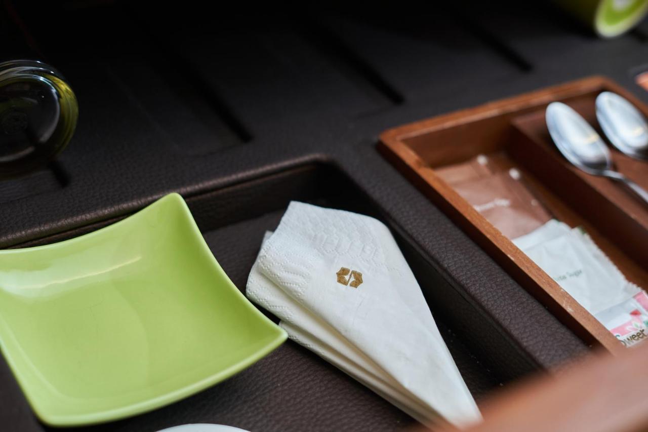 Shangri-La Rasa Ria, Kota Kinabalu Exteriér fotografie A folded napkin