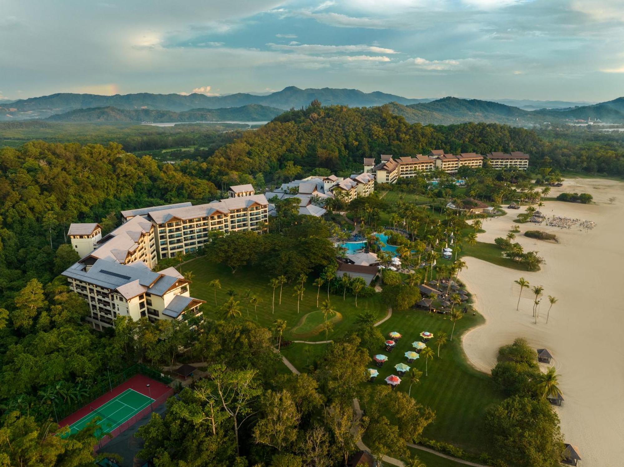 Shangri-La Rasa Ria, Kota Kinabalu Exteriér fotografie Aerial view of the resort