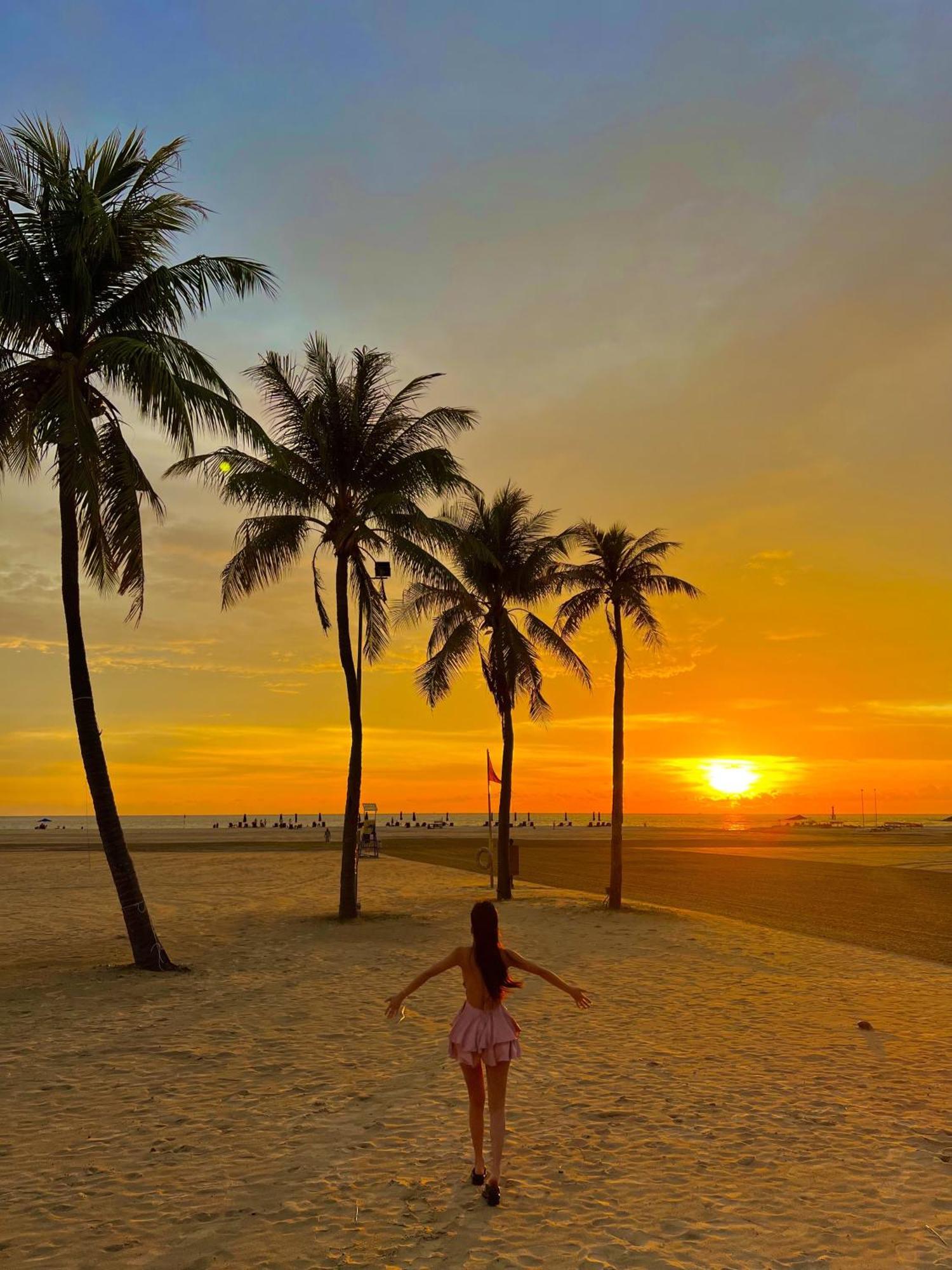 Shangri-La Rasa Ria, Kota Kinabalu Exteriér fotografie Sunset at Tanjung Puteri Beach